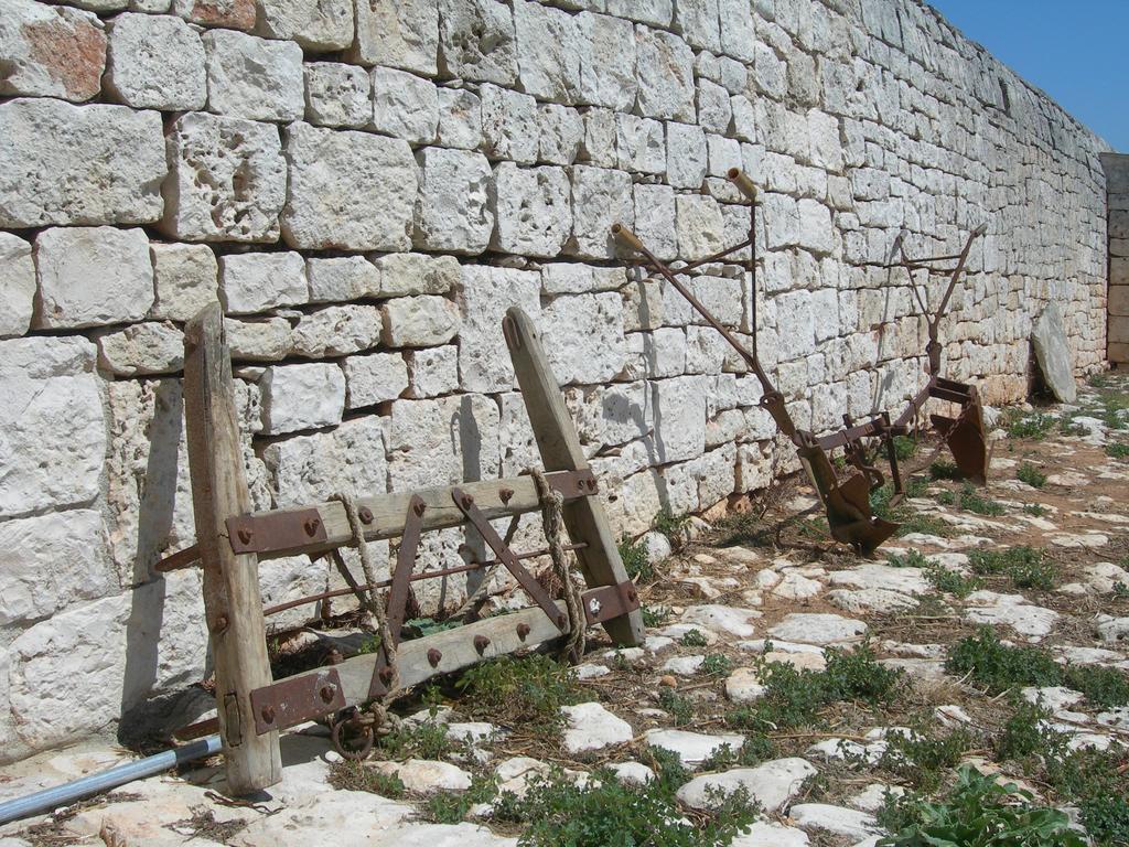 Masseria Montecchie Ceglie Messapica Bagian luar foto